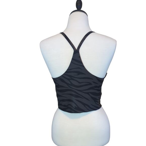 Old Navy Active Power Soft Crop Workout Top with Built in Bra Size L - Picture 2 of 2